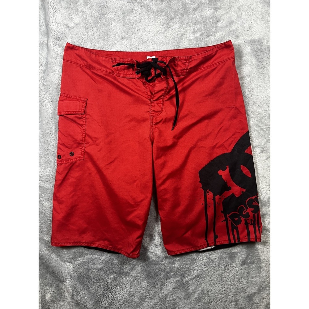 DC Shoe Co Shorts Mens 34 Red Swim Trunks Large Print Spellout Logo Y2k Outdoors